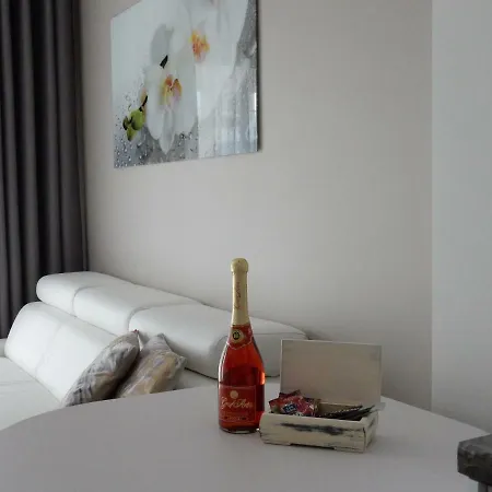 شقة Gardenia Sea Side Martina 2 *